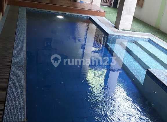 Cheap Sale of a Spacious House with Swimming Pool in Discovery Fiore Bintaro Sector 9 (Sd)