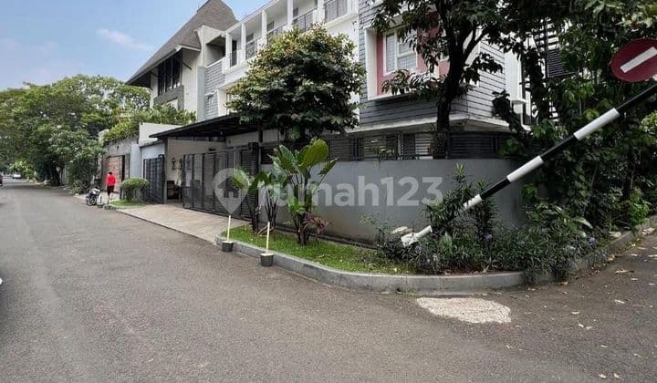for sale house in Pondok Indah, South Jakarta, strategic location, priced below market value