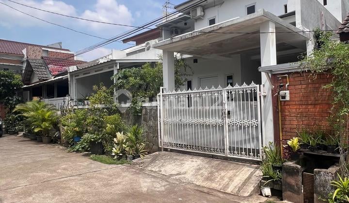 Rumah Furnished 2 Lantai Siap Huni di Pondok Pekayon Indah