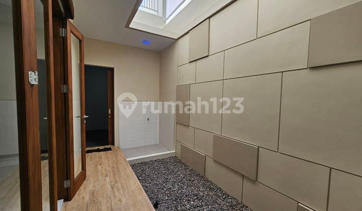 RUMAH MEWAH SIAP HUNI PERUMAHAN DEKAT UGM SLEMAN YOGYAKARTA