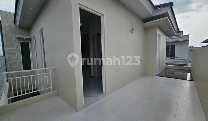 RUMAH MEWAH SIAP HUNI PERUMAHAN DEKAT UGM SLEMAN YOGYAKARTA