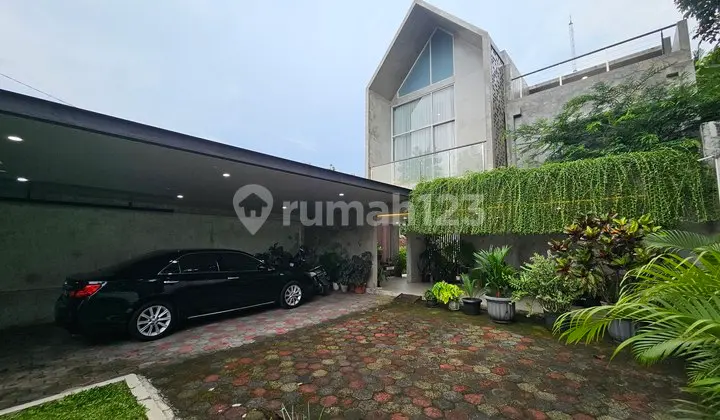 Modern Luxury House Fully Furnished West Jogja Near Citra Grand