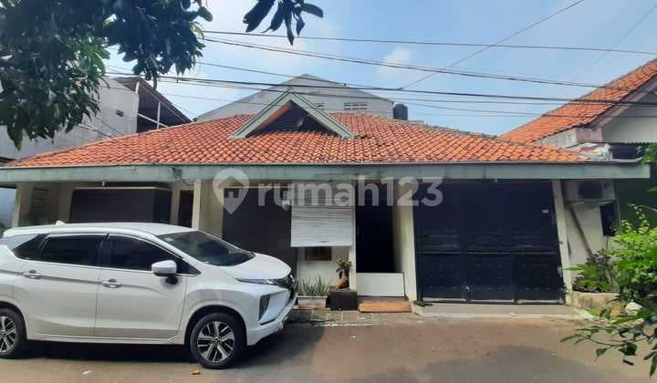 Rumah 3 Lantai di Pusat Kota Jakarta Bebas Banjir di Kebon Jeruk