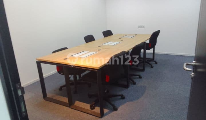 Ruang Kantor Full Furnished Siap Pakai Bebas Ganjil Free Overtime. Ada swimming pool, Gym, Cafe