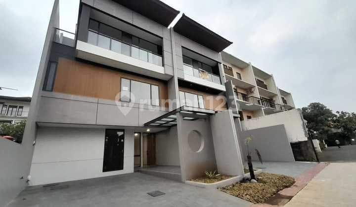 Dijual Rumah Baru 3 Lt Perumahan Elite Setra Duta Lavida