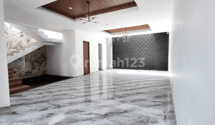 Rumah Mewah Smart Home di Setraduta Bandung