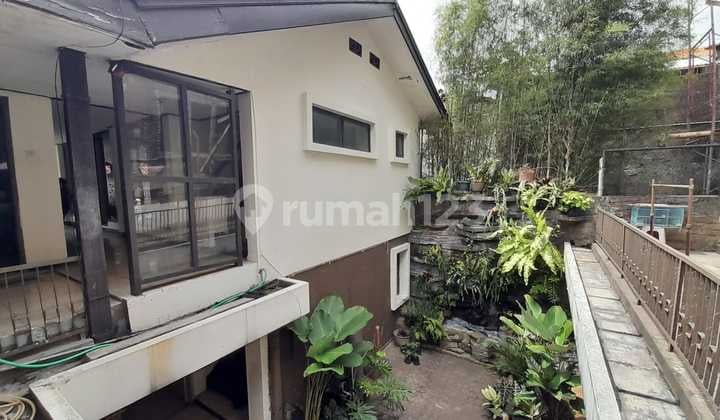 Jual Rumah 2 Lt Lokasi Strategis Sayap Dago Dekat Kampus Ut Usaha