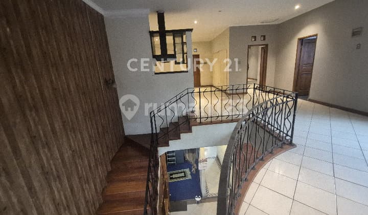 Rumah di Sayap Dago Mainroad Jl Sulanjana Strategis