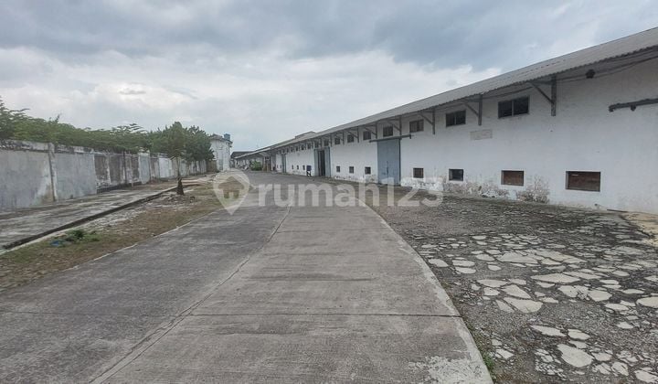 Di Sewa GUDANG DI BANDUNG LOKASI DEKAT JALAN SUCI Masuk Container 40 F