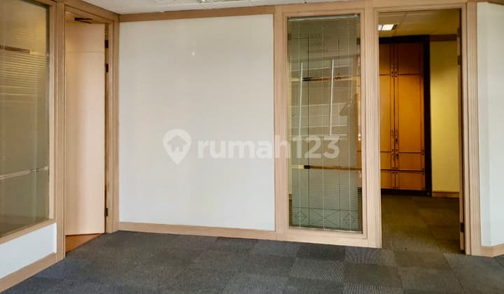Disewakan Office Menara Sudirman 218 M2 Lt 12