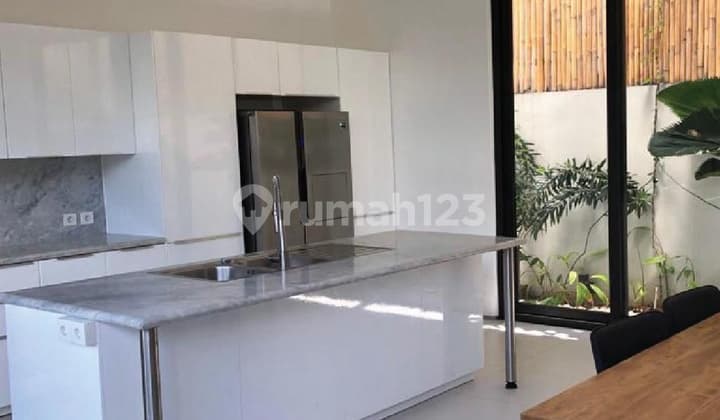 Beautiful Townhouse Suralaya Residences B2 in Kemang, South Jakarta