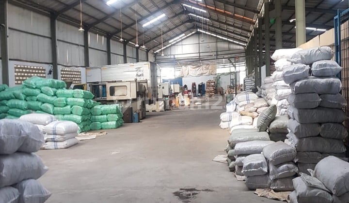 Price Drop! Active Warehouse Plus Office with 20Ft Truck Access in Bekasi