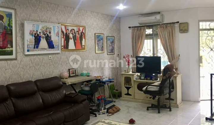 Dijual Rumah Tanjung Duren Utara 144m2 4KT Jalan 2 Mobil