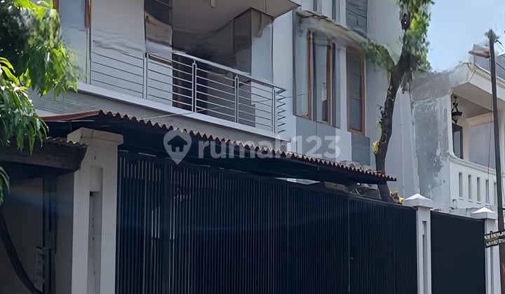 Dijual Rumah Bagus 5KT Siap Huni di Rawamangun SHM FF