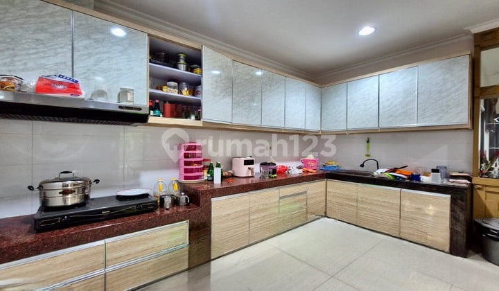 Murah! Rumah Hoek Siap Huni 2 Lt Di Gading Pelangi