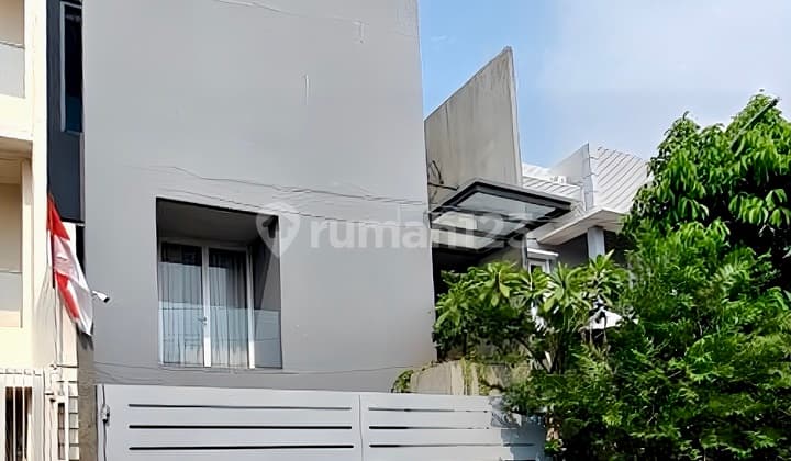 For Sale 11x20m2 Industrial Design House In Villa Permata Gading