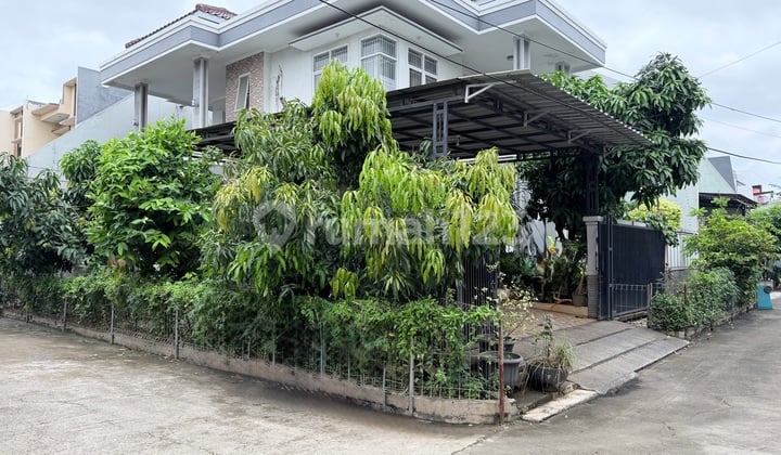 Jual Rumah Hoek Siap Huni LT 299M2 di Imperial Gading Anti Banjir