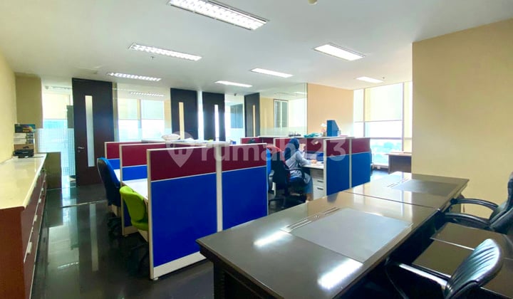 Jual Cepat Kantor Strategis 170M2 di Office 8 Scbd