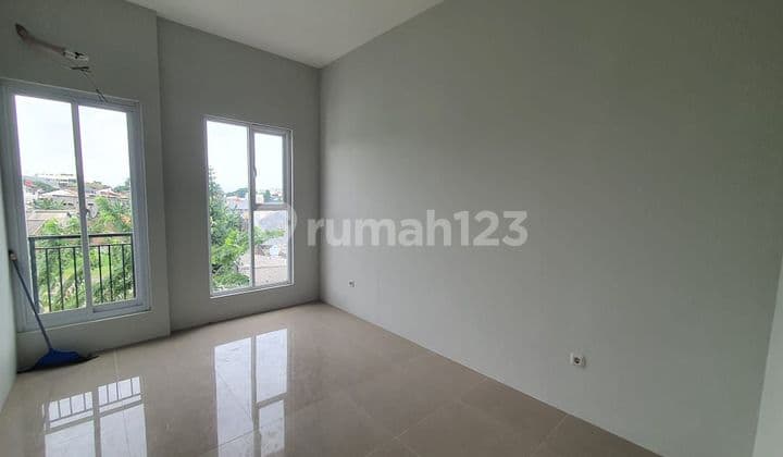 Rumah Baru 3 Lantai Bebas Banjir Duri Kepa Shm