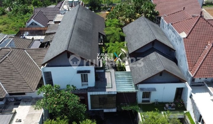 Rumah Modern Rasa Resort 3 Lantai di Daerah Puncak Dieng, Kota Malang