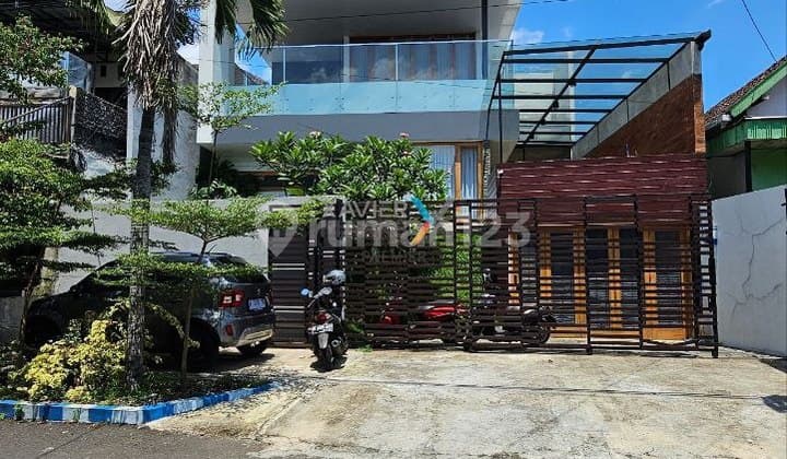 Rumah Modern Premium di Jaksa Agung Suprapto, Klojen Malang