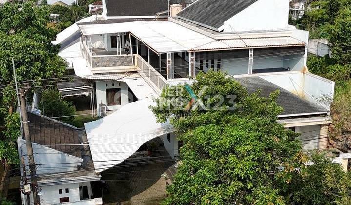 Rumah Mewah Lokasi di Cemorokandang, Kedungkandang Kota Malang