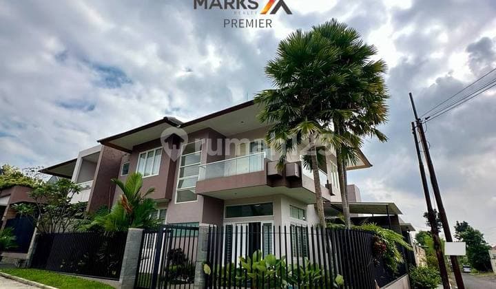 Rumah Hook Siap Huni Cluster Depan di Bukit Dieng Malang