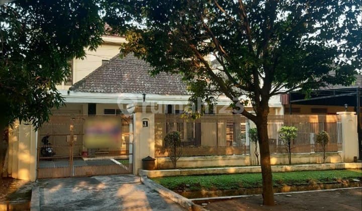 Rumah Daerah Pulau Pulau dengan Bangunan Klasik