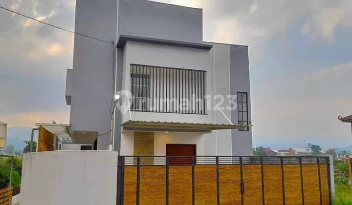 Villa Full Furnish Ada Pool Dekat Alun-Alun Batu