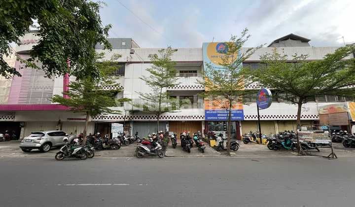 For sale: Shop House on Jl. Pengayoman Behind Mall For sale: Shop House on Jl. Pengayoman Behind Mall