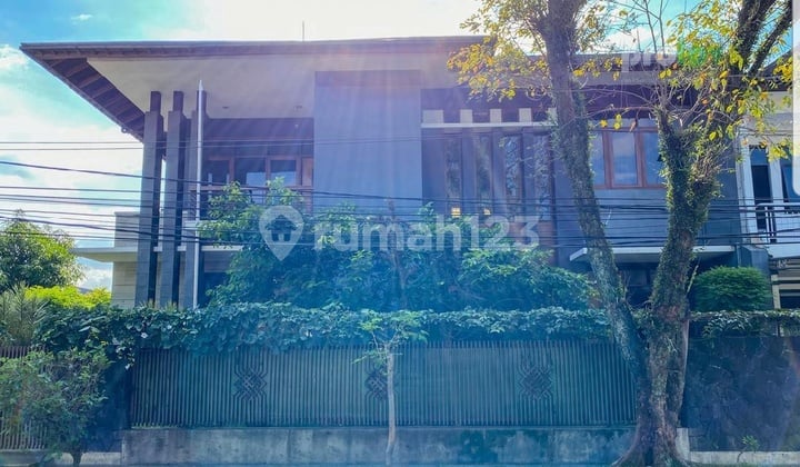 Rumah Mewah 2 lantai Hook di Turangga. Dekat Trans Studio Mall Bandung
