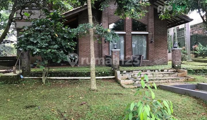 SPACIOUS GARDEN VILLA HOUSE, MOUNTAIN & CITY LIGHT VIEW, POSSIBLE, COOL AIR FROM MOUNT MANGLAYANG, CILENGKRANG AREA, BANDUNG REGENCY.