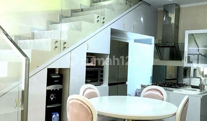 Siaphuni House with Swimming Pool Furnished Cisaranten Arcamanik Bandung City