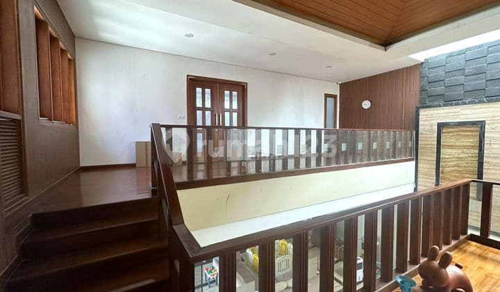 Rumah Siap Huni Kolam Renang Mekar Wangi Singgasana Kota Bandung