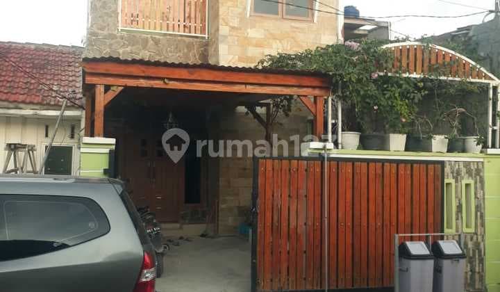 Rumah 2 Lantai Bekasi Green City Carport Luas dan Depan Masjid