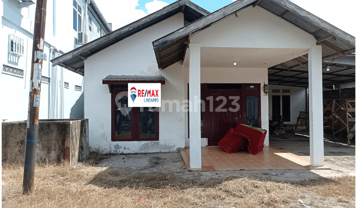 For Rent: House Behind Shop on Jl Perdamaian Pontianak