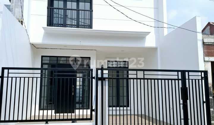 Di Jual Rumah di Kencana Loka BSD