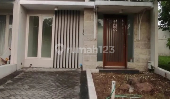 Rumah Green Hill Northwest Lake Park Citraland Surabaya Barat