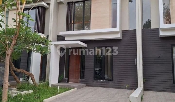 Northwest Lake Park Central Hill Citraland West Surabaya House