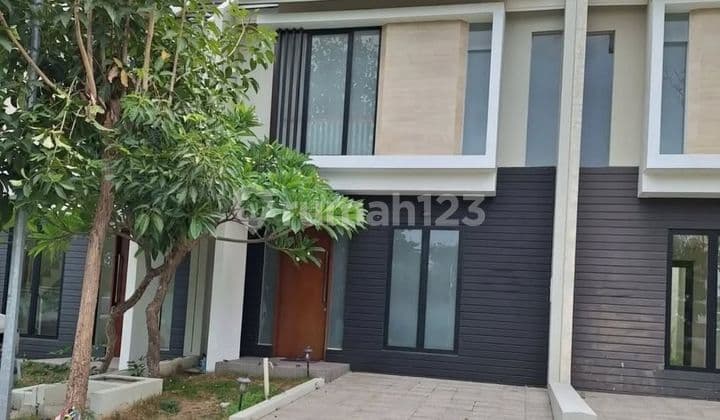 Rumah Northwest Lake Park Central Hill Citraland Surabaya Barat