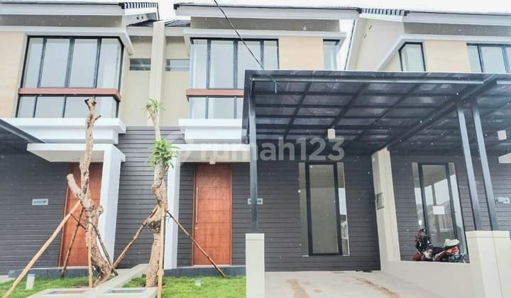 Rumah Northwest Hill Lake Park Central Citraland Surabaya Barat