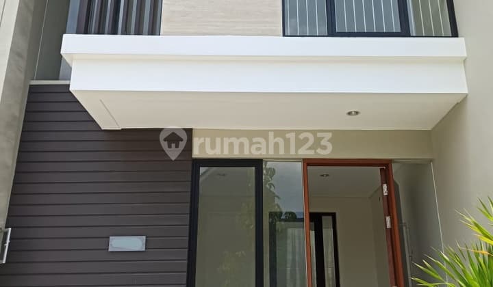 Rumah Semi Furnish Murah Northwest Lake Citraland Surabaya Barat
