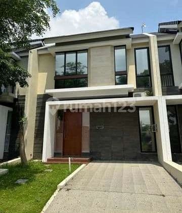 Rumah Furnish Northwest Lake Park Hill Central Citraland Surabaya