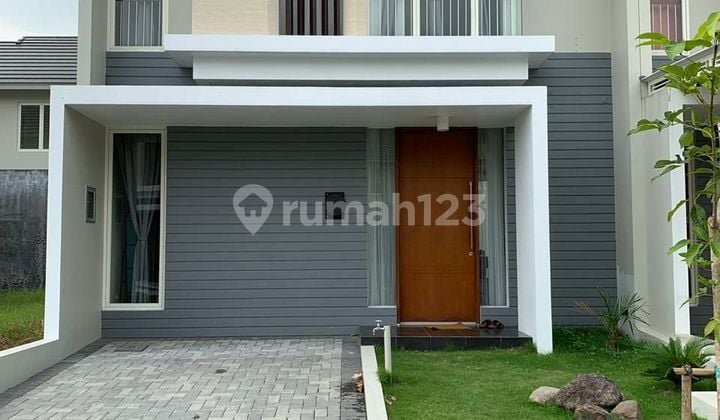 Fully Furnished House in Northwest Park Lake Citraland, West Surabaya
