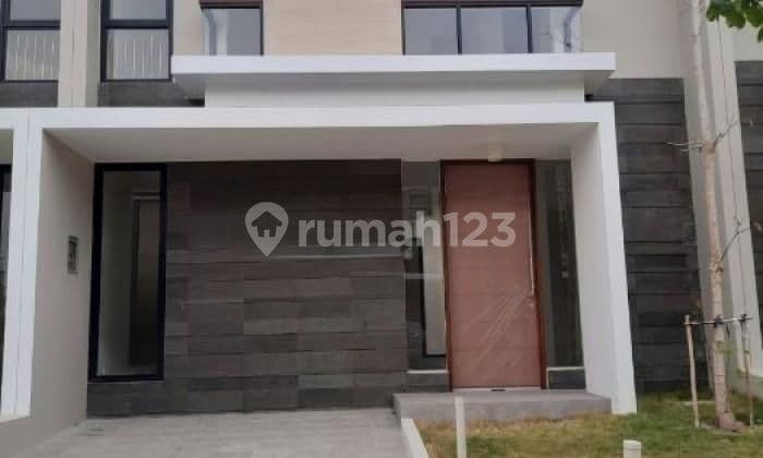 Rumah Northwest Lake Park Central Hill Citraland Surabaya Barat