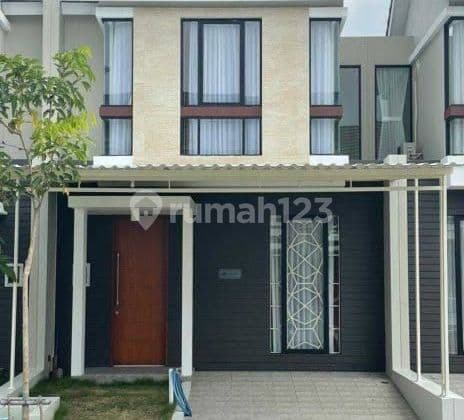 Rumah Northwest Lake Park Central Hill Citraland Surabaya Barat