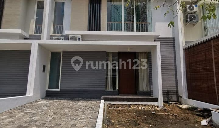 Rumah Northwest Park Lake Central Hill Citraland Surabaya Barat