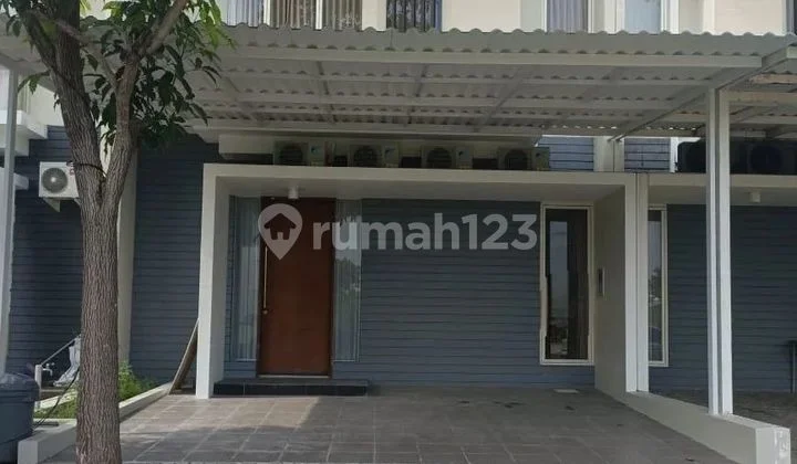Semi-Furnished House in Northwest Park Lake, Citraland, West Surabaya