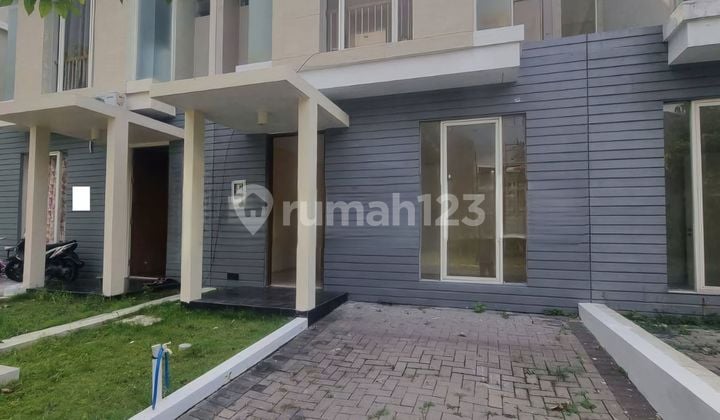 Rumah Northwest Park Lake Central Hill Citraland Surabaya Barat