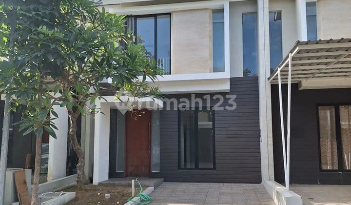 Rumah Northwest Lake Park Central Hill Citraland Surabaya Barat